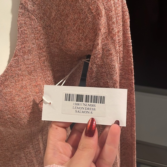 Reformation bodycon dresses (2) - Picture 6 of 6